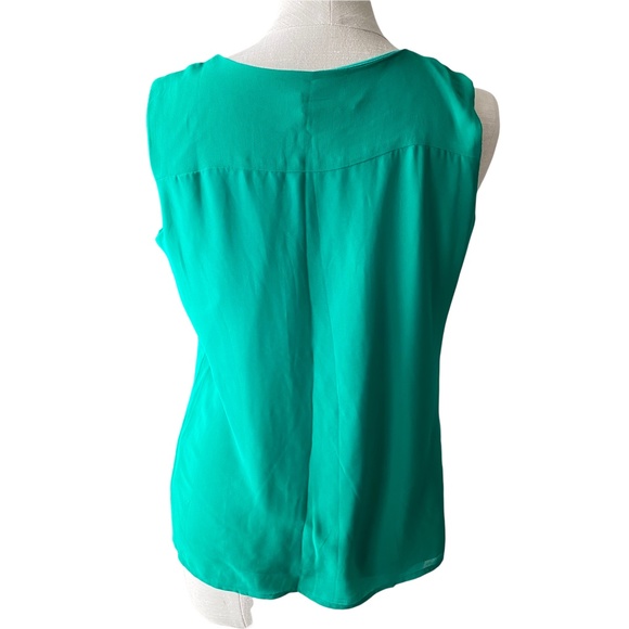 🌸 LOFT Kelly Green Sleeveless Pintuck Button up Blouse Top - Picture 5 of 6